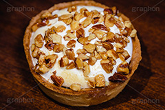 ナッツタルト,タルト,たると,クリーム,ナッツ,ピーナッツ,くるみ,クルミ,焼き菓子,こんがり,さくさく,サクサク,菓子,洋菓子,スイーツ,おやつ,スイート,甘い,お菓子,cream,sweet,tartフルサイズ撮影