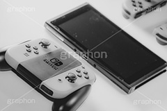 ゲーム,遊び,コントローラー,スイッチ,モノクロ,白黒,しろくろ,モノクローム,単色画,単彩画,単色,レトロ,お洒落,おしゃれ,オシャレ,味わい,懐かしい,switch,game