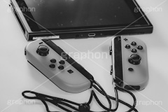 ゲーム,遊び,コントローラー,スイッチ,モノクロ,白黒,しろくろ,モノクローム,単色画,単彩画,単色,レトロ,お洒落,おしゃれ,オシャレ,味わい,懐かしい,switch,game