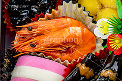おせち,おせち料理,年明け,正月,お正月,祝い,お祝い,新年会,あけおめ,和風,和食,日本食,伝統,イベント,パーティー,行事,賀正,黒豆,伊達巻き,伊達巻,かまぼこ,カマボコ,栗きんとん,栗,海老,エビ,えび,昆布巻き,昆布,こんぶ,party,event,japan,フルサイズ撮影