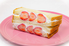いちごサンド,フルーツサンド,サンドイッチ,サンドウィッチ,フルーツ,いちご,イチゴ,苺,ストロベリー,スイーツ,クリーム,カスタード,ホイップ,デザート,おやつ,モーニング,朝食,甘い,ブレックファースト,パン,食パン,萌え断,sandwich,morning,breakfast,dessert,fruit,cream,strawberry,bread,フルサイズ撮影