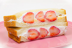いちごサンド,フルーツサンド,サンドイッチ,サンドウィッチ,フルーツ,いちご,イチゴ,苺,ストロベリー,スイーツ,クリーム,カスタード,ホイップ,デザート,おやつ,モーニング,朝食,甘い,ブレックファースト,パン,食パン,萌え断,sandwich,morning,breakfast,dessert,fruit,cream,strawberry,bread,フルサイズ撮影