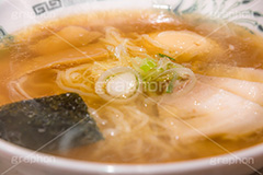 中華そば,中華,ラーメン,らーめん,めん,そば,チャーシュー,メンマ,ねぎ,ネギ,味玉,のり,海苔,脂,油,湯気,japan,noodle,フルサイズ撮影