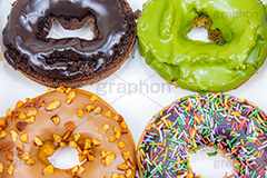 ドーナツ,ドーナッツ,どーなつ,オールドファッション,チョコ,チョコレート,抹茶,キャラメル,ナッツ,カラフルスプレー,スイート,デザート,スイーツ,菓子,お菓子,甘い,焼き菓子,焼菓子,洋菓子,sweet,donut,chocolate,フルサイズ撮影