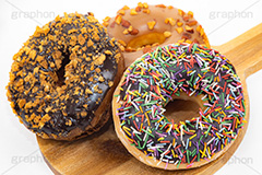 ドーナツ,ドーナッツ,どーなつ,チョコ,チョコレート,キャラメル,ナッツ,カラフルスプレー,スイート,デザート,スイーツ,菓子,お菓子,甘い,焼き菓子,焼菓子,洋菓子,sweet,donut,chocolate,フルサイズ撮影