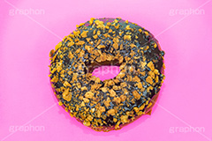 チョコドーナツ,クランチ,ドーナツ,ドーナッツ,どーなつ,チョコ,チョコレート,スイート,デザート,スイーツ,菓子,お菓子,甘い,焼き菓子,焼菓子,洋菓子,sweet,donut,chocolate,フルサイズ撮影