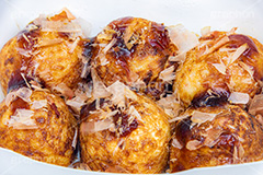 たこ焼き,たこやき,タコヤキ,大阪名物,粉もん,小麦粉,ソウルフード,日本料理,日本食,和食,たこ,タコ,ソース,鰹節,かつお節,ファーストフード,ファストフード,japan,フルサイズ撮影