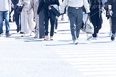 雑踏,都会の雑踏,都会,都心,東京,人混み,混雑,横断歩道,街角,街角スナップ,混む,人々,渡る,歩く,通勤,通学,足,交差点,人物,japan,フルサイズ撮影