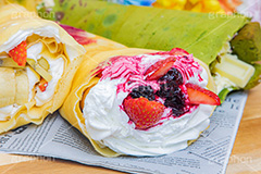 クレープ,くれーぷ,イチゴ,いちご,苺,ストロベリー,ベリー,ブルーベリー,キウイ,バナナ,クリーム,生クリーム,ホイップ,ソース,チョコ,チョコレート,ホワイトチョコ,スイーツ,フルーツ,抹茶,菓子,お菓子,洋菓子,甘,焼き,料理,粉,デザート,おやつ,chocolate,crepe,sweet,banana,kiwi,blueberry,フルサイズ撮影