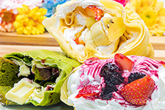 クレープ,くれーぷ,イチゴ,いちご,苺,ストロベリー,ベリー,ブルーベリー,キウイ,バナナ,クリーム,生クリーム,ホイップ,ソース,チョコ,チョコレート,ホワイトチョコ,スイーツ,フルーツ,抹茶,菓子,お菓子,洋菓子,甘,焼き,料理,粉,デザート,おやつ,chocolate,crepe,sweet,banana,kiwi,blueberry,フルサイズ撮影