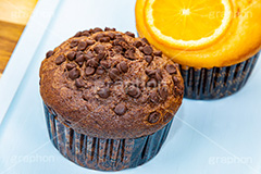 マフィン,カップケーキ,オレンジ,ドライフルーツ,チョコ,チョコレート,チョコチップ,甘味,甘い,お茶会,おやつ,お菓子,菓子,スイーツ,焼き菓子,sweet,chocolate,orange,フルサイズ撮影