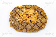 ハンバーグステーキ,ハンバーグ,バーグ,肉,肉食,ニンニク,にんにく,ガーリック,ガーリックチップ,焼き,洋食,こってり,コッテリ,おかず,こしょう,コショウ,胡椒,ペッパー,フルサイズ撮影
