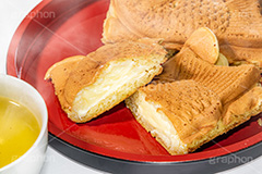 たいやき,たい焼き,鯛焼き,タイヤキ,クリーム,カスタード,焼き,和菓子,和,和風,甘味,日本料理,菓子,お菓子,スイーツ,おやつ,スイート,甘い,デザート,粉もん,湯気,sweet,japan,フルサイズ撮影