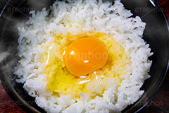 卵かけごはん,卵かけご飯,卵,生卵,TKG,ごはん,あつあつ白飯,白飯,炊き立て炊き立てごはん,炊き,米,白米,ご飯,お米,和食,日本食,日本料理,湯気,茶碗,ちゃわん,湯気,熱々,アツアツ,あつあつ,ホクホク,ほくほく,グルメ,rice,japan,フルサイズ撮影