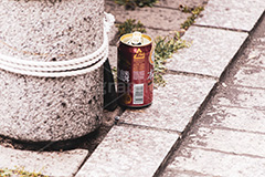 路上飲み,外飲み,酒,ビール,時短,閉店,ごみ,ゴミ,空き缶,捨て,ポイ捨て,放置,ルール,マナー,感染対策,感染,対策,3密,密,密閉,密接,密集,不要不急,飛沫,ウィルス,予防,防止,我慢,rule,manner,virus,フルサイズ撮影