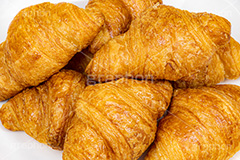 クロワッサン,パン,ぱん,パイ生地,ブレックファースト,朝食,おやつ,菓子パン,スイーツ,甘い,たくさん,積,サクサク,さくさく,バター,小麦粉,焼き,butter,bread,breakfast,フルサイズ撮影