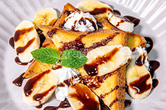 チョコバナナ・フレンチトースト,チョコバナナ,フレンチトースト,トースト,ミルク,牛乳,たまご,食パン,パン,ぱん,ブレックファースト,カフェ,朝食,おやつ,菓子パン,菓子,お菓子,焼き菓子,焼菓子,スイーツ,甘い,しっとり,バター,小麦粉,焼き,バナナ,チョコレート,チョコ,生クリーム,ミント,ペパーミント,banana,chocolate,butter,bread,breakfast,toast,cafe,フルサイズ撮影