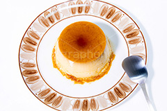焼きプリン,プリン,ぷりん,プディング,カラメル,たまご,デザート,おやつ,スイーツ,菓子,お菓子,焼菓子,焼き菓子,甘い,スプーン,sweet,pudding,spoon