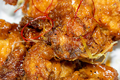 甘辛からあげ,唐揚げ,唐揚げ,からあげ,から揚げ,揚げ物,揚げ,鶏,唐辛子,お惣菜,総菜,おかず,居酒屋,和食,日本食,日本料理,定食,つまみ,おつまみ,油,ジャンキー,カロリー,ジャンクフード,フルサイズ撮影