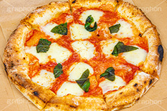 マルゲリータ,ピザ,ピッツァ,チーズ,モッツアレラ,バジル,ナポリ,トマトソース,ソース,洋食,ピザパ,出前,デリバリー,お届け,ジャンキー,カロリー,ファーストフード,ファストフード,ジャンクフード,イタリアン,イタリア,pizza,tomato,フルサイズ撮影