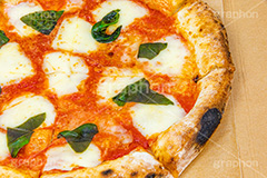 マルゲリータ,ピザ,ピッツァ,チーズ,モッツアレラ,バジル,ナポリ,トマトソース,ソース,洋食,ピザパ,出前,デリバリー,お届け,ジャンキー,カロリー,ファーストフード,ファストフード,ジャンクフード,イタリアン,イタリア,pizza,tomato,フルサイズ撮影