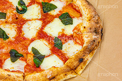 マルゲリータ,ピザ,ピッツァ,チーズ,モッツアレラ,バジル,ナポリ,トマトソース,ソース,洋食,ピザパ,出前,デリバリー,お届け,ジャンキー,カロリー,ファーストフード,ファストフード,ジャンクフード,イタリアン,イタリア,pizza,tomato,フルサイズ撮影