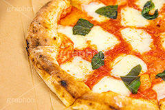 マルゲリータ,ピザ,ピッツァ,チーズ,モッツアレラ,バジル,ナポリ,トマトソース,ソース,洋食,ピザパ,出前,デリバリー,お届け,ジャンキー,カロリー,ファーストフード,ファストフード,ジャンクフード,イタリアン,イタリア,pizza,tomato,フルサイズ撮影