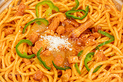 ナポリタン,パスタ,ケチャップ,ベーコン,玉ねぎ,タマネギ,たまねぎ,ピーマン,粉チーズ,懐かしい,洋食,麺料理,麺類,コンビニ,pasta,フルサイズ撮影