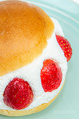 マリトッツォ,スイーツ,クリーム,パン,いちご,イチゴ,ストロベリー,カフェ,菓子,お菓子,おやつ,朝食,イタリア,cream,bread,strawberry,フルサイズ撮影