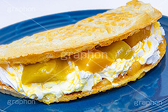 トゥンワッフル,フルーツワッフル,ワッフル,スイーツ,おやつ,甘い,デザート,クリーム,生クリーム,フルーツ,マンゴー,菓子,お菓子,焼き菓子,焼菓子,焼き,韓国グルメ,waffle,cake,dessert,sweet,mango,cream,フルサイズ撮影