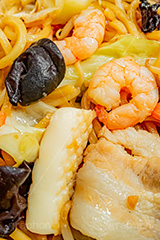 しょうゆ焼きそば,ヤキソバ,やきそば,焼きそば,しょうゆ,醤油,炒め,麺類,国民食,えび,海老,エビ,いか,イカ,キクラゲ,きくらげ,香ばしい,粉もん,ニンジン,にんじん,キャベツ,きゃべつ