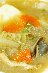 豚汁,ぶた汁,味噌,みそ,スープ,汁,とんじる,豚,ネギ,ねぎ,ニンジン,にんじん,豆腐,和食,日本料理,日本食,冬,ミソスープ,味噌スープ,温か,あったか,soup,miso,japan,フルサイズ撮影