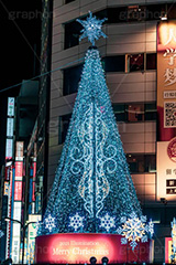 池袋イルミネーション,東口,池袋駅,イルミネーション,イルミ,電飾,電球,発光ダイオード,冬,都内,池袋,イベント,豊島区,行事,駅前,ツリー,クリスマスツリー,雪の結晶,結晶,JR,LED,illumination,event,フルサイズ撮影