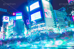 サイバーパンクな渋谷,サイバーパンク,渋谷スクランブル交差点,渋谷,しぶや,ハチ公,観光,交差点,渋谷駅,駅前,スクランブル,横断歩道,信号,雑踏,都会の雑踏,夜,夜景,光線,ネオン,繫華街,夜の街,夜の町,shibuya,japan,フルサイズ撮影