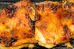 照り焼きチキン,テリヤキチキン,照り焼き,チキン,鶏料理,てりやき,テリヤキ,肉,照り,焼き,こげ,焦げ,日本料理,日本食,和食,おかず,惣菜,つまみ,おつまみ,お惣菜,chicken,japan,フルサイズ撮影