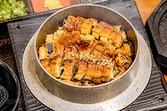 ひつまぶし,名古屋めし,ウナギ,釜めし,釜飯,うなぎ,鰻,蒲焼,かば焼き,土用の丑の日,土用,丑の日,夏,和食,日本食,日本料理,ごはん,ご飯,薬味,湯気,スタミナ,性,季節感,照り,ツヤ,たれ,タレ,ごま,胡麻,ゴマ,サマー,ソウルフード,summer,japan,rice,soulfood,フルサイズ撮影