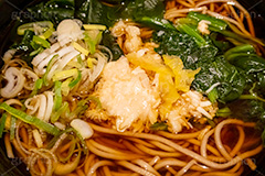 ササミ＆ほうれん草＆柚子の蕎麦,ゆず,柚子,ソバ,蕎麦,そば,だし,出汁,ダシ,蕎麦粉,日本料理,日本食,和食,つゆ,蕎麦汁,茹,ささみ,ササミ,ほうれん草,ホウレンソウ,ねぎ,ネギ,ヘルシー,ファーストフード,ファストフード,japan