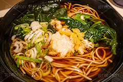 ササミ＆ほうれん草＆柚子の蕎麦,ゆず,柚子,ソバ,蕎麦,そば,だし,出汁,ダシ,蕎麦粉,日本料理,日本食,和食,つゆ,蕎麦汁,茹,ささみ,ササミ,ほうれん草,ホウレンソウ,ねぎ,ネギ,ヘルシー,ファーストフード,ファストフード,japan