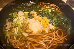 ササミ＆ほうれん草＆柚子の蕎麦,ゆず,柚子,ソバ,蕎麦,そば,だし,出汁,ダシ,蕎麦粉,日本料理,日本食,和食,つゆ,蕎麦汁,茹,ささみ,ササミ,ほうれん草,ホウレンソウ,ねぎ,ネギ,ヘルシー,ファーストフード,ファストフード,湯気,japan