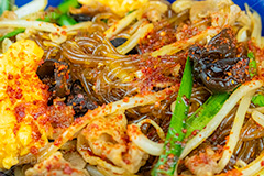 チャプチェ,雑菜,春雨,朝鮮料理,春雨,はるさめ,ニラ,キクラゲ,きくらげ,たまご,卵,炒め,もやし,モヤシ,豚肉,油,唐辛子,辛い,こってり,コッテリ,つまみ,おつまみ,総菜,お惣菜,韓国グルメ