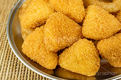 チーズフライ,チーズ,カマンベールチーズ,カマンベール,フライ,揚げ,ファーストフード,ファストフード,洋食,さくさく,サクサク,油,おやつ,つまみ,おつまみ,ring,onion,cheese