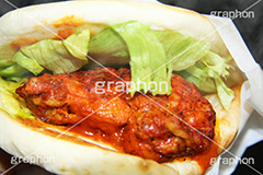 タンドリーチキンのパオサンド,タンドリーチキン,パオサンド,甘辛,スパイシー,spicy,レタス入り,あつあつ,熱々,アツアツ,ジューシー,juicy,ファーストフード,ファストフード,chicken,チキン