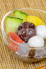 あんみつ,蜜豆,みつまめ,寒天,かんてん,フルーツ,オレンジ,メロン,グレープフルーツ,ピンクグレープフルーツ,和菓子,スイーツ,デザート,おやつ,休憩,甘味,甘味処,白玉,あんこ,あずき,粒あん,つぶあん,小豆,和,和風,和食,お菓子,菓子,japan,フルサイズ撮影
