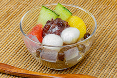あんみつ,蜜豆,みつまめ,寒天,かんてん,フルーツ,オレンジ,メロン,グレープフルーツ,ピンクグレープフルーツ,和菓子,スイーツ,デザート,おやつ,休憩,甘味,甘味処,白玉,あんこ,あずき,粒あん,つぶあん,小豆,和,和風,和食,お菓子,菓子,japan,フルサイズ撮影