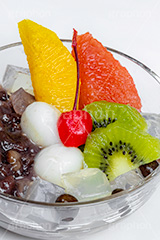 あんみつ,蜜豆,みつまめ,寒天,かんてん,フルーツ,オレンジ,メロン,サクランボ,さくらんぼ,グレープフルーツ,ピンクグレープフルーツ,キウイ,キウイフルーツ,和菓子,スイーツ,デザート,おやつ,休憩,甘味,甘味処,白玉,あんこ,あずき,粒あん,つぶあん,小豆,和,和風,和食,お菓子,菓子,japan,フルサイズ撮影