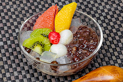 あんみつ,蜜豆,みつまめ,寒天,かんてん,フルーツ,オレンジ,メロン,サクランボ,さくらんぼ,グレープフルーツ,ピンクグレープフルーツ,キウイ,キウイフルーツ,和菓子,スイーツ,デザート,おやつ,休憩,甘味,甘味処,白玉,あんこ,あずき,粒あん,つぶあん,小豆,和,和風,和食,お菓子,菓子,japan,フルサイズ撮影