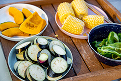 バーベキューの準備,バーベキュー,野菜,ピーマン,トウモロコシ,とうもろこし,なす,ナス,グリル,鉄板,japan,barbecue,BBQ,フルサイズ撮影