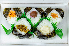 ミニおにぎり,おにぎり,おむすび,のり,海苔,ごはん,炊き,米,白米,ご飯,お米,ごはん,梅干し,梅干,おかか,ツナマヨネーズ,ツナマヨ,シャケ,しゃけ,明太子,和食,日本食,日本料理,手ごろ,コンビニ,コンビニのおにぎり,ミニ,セット,japan,rice