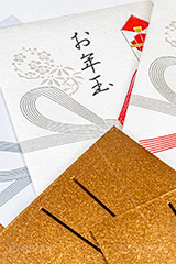 お年玉,お正月,正月,ポチ袋,ぽち袋,子供,こども,お金,かね,円,日本円,マネー,金銭,日本のお金,金欠,財産,両替,キャッシュ,現金,経済,おこずかい,祝儀,封筒,出費,money,yen,japan