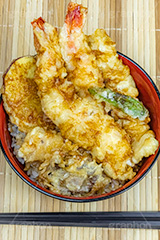 天丼,天どん,天ぷら,てんぷら,丼,どんぶり,天ぷらの盛り合わせ,天麩羅,和食,日本食,揚げ物,盛り合わせ,盛合せ,えび天,海老天,えび,エビ,海老,キス,さつま芋,サツマイモ,ししとう,シシトウ,椎茸,シイタケ,しいたけ,かき揚げ,japan,フルサイズ撮影